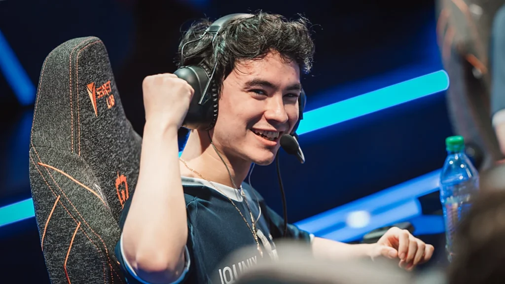 zekken, jogador de Valorant do MIBR, comemorando durante partida competitiva