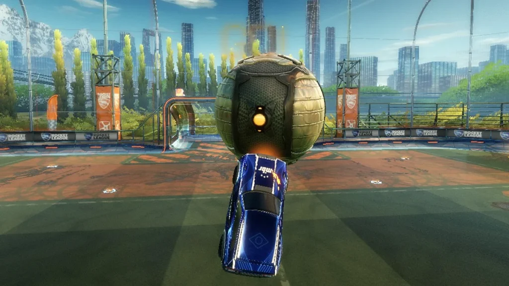 Fennec com pintura do MIBR tocando a bola no modo de treino do Rocket League